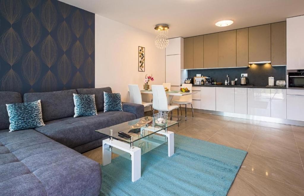 Fuered Luxury Apartman With Private Pool Balatonfured Exterior photo